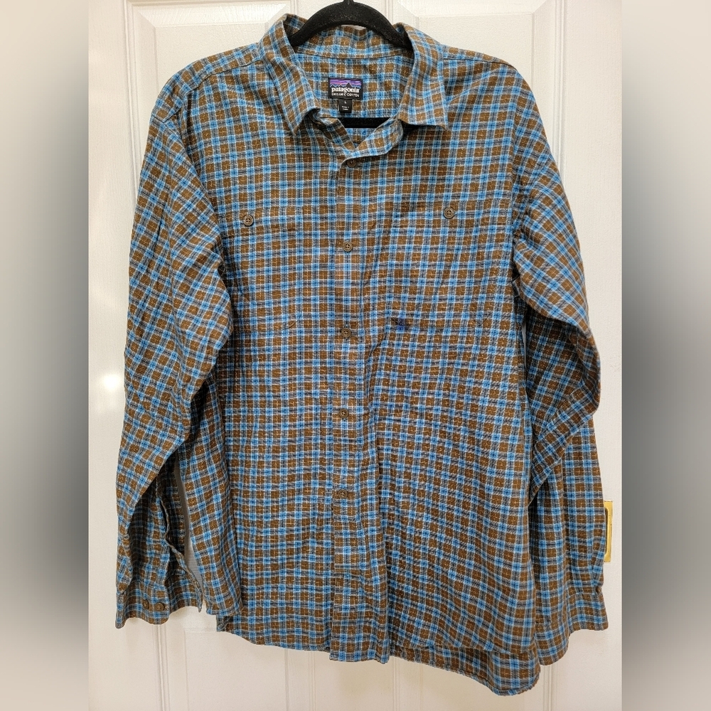Patagonia Men's Blue and Brown Plaid Long Sleeve Button Down Size Large